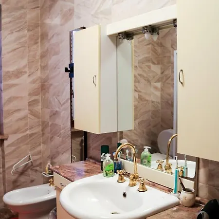 La Perla Guest house